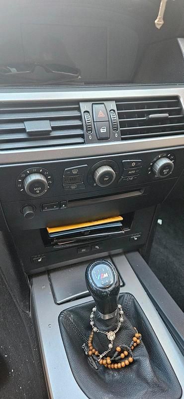 Gebraucht BMW 525 2003 Grau Limousine