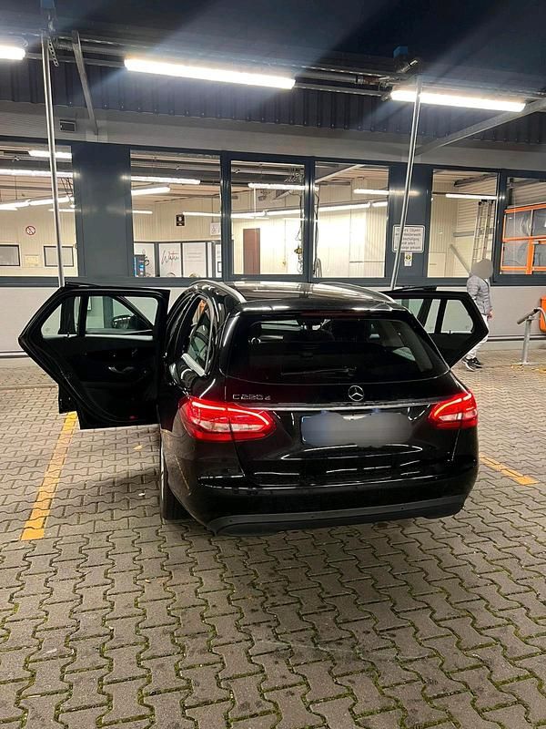 Gebraucht Mercedes C220 170 PS (125 kW) 2016 Schwarz Kombi