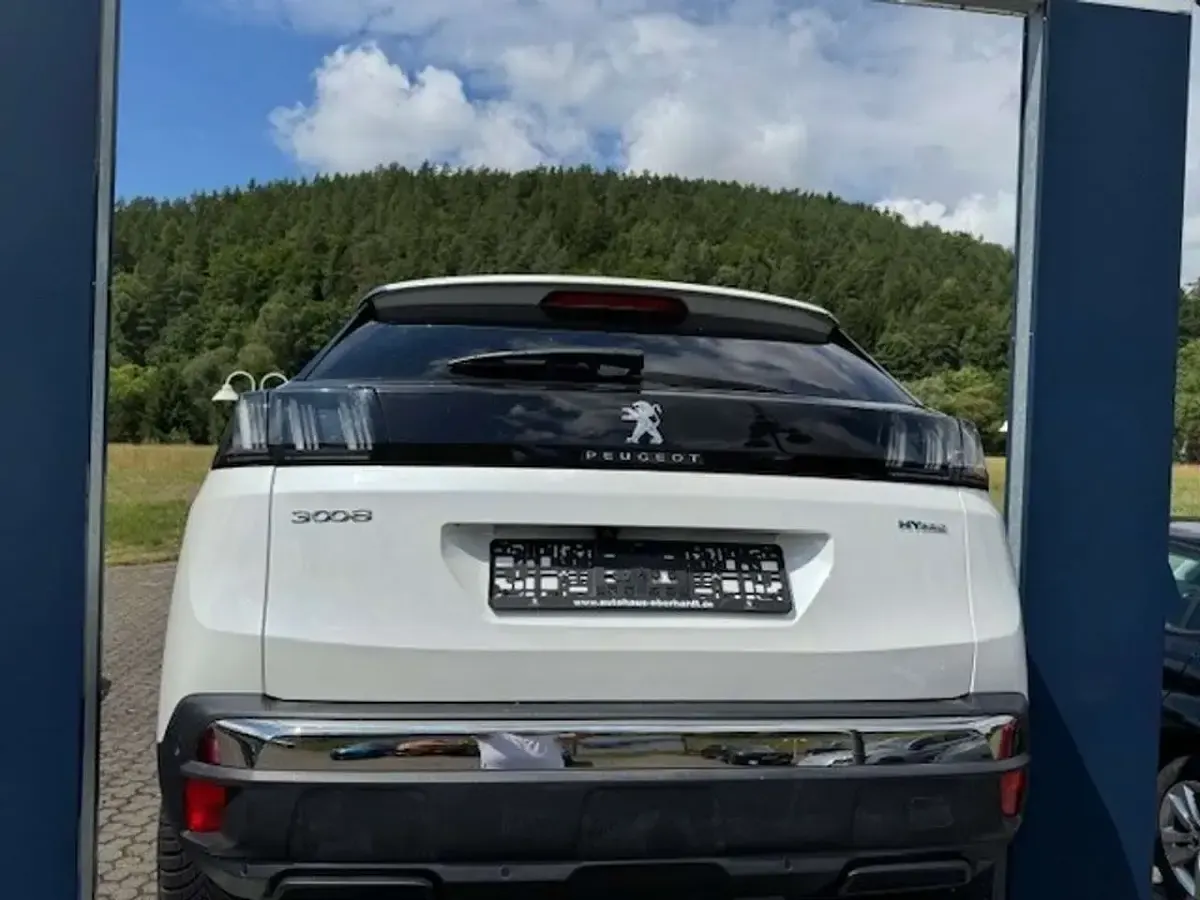 Gebraucht Peugeot 3008 Allure 224 PS (164 kW) 2022 Lack weiss perlglänzend/metall SUV