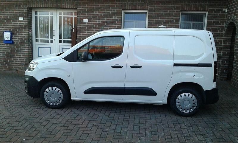 Gebraucht Citroën Berlingo 75 PS (55 kW) 2020 Weiß Van / Kleinbus