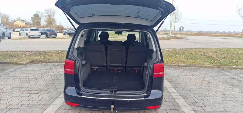 Gebraucht VW Touran Trendline 105 PS (77 kW) 2012 Schwarz Van / Kleinbus