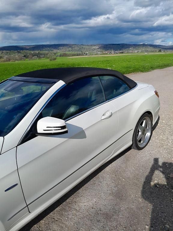 Gebraucht Mercedes E250 Avantgarde 204 PS (150 kW) 2011 Grau Cabrio