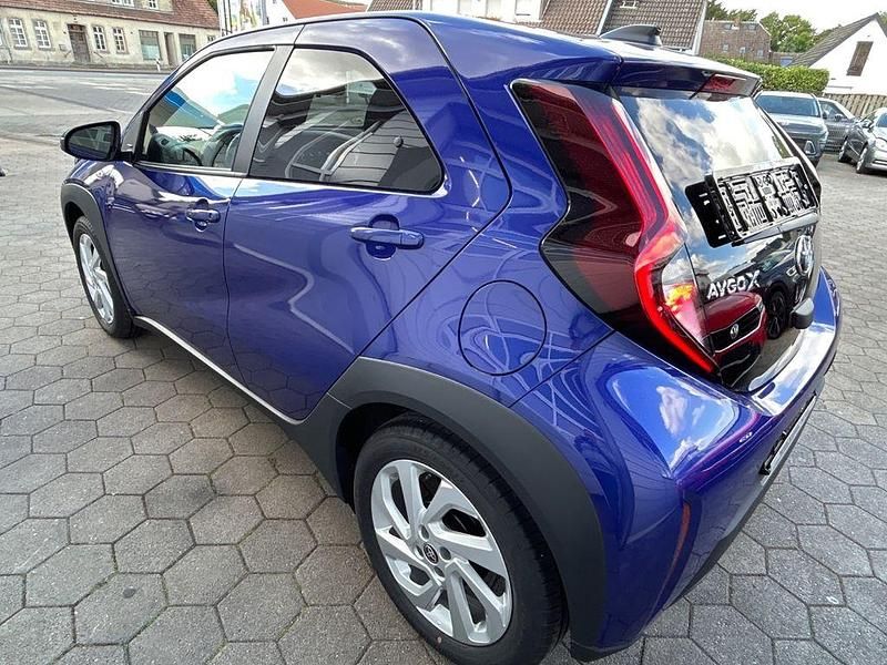 Gebraucht Toyota Aygo X Active 72 PS (52 kW) 2024 Blau (metallic) SUV