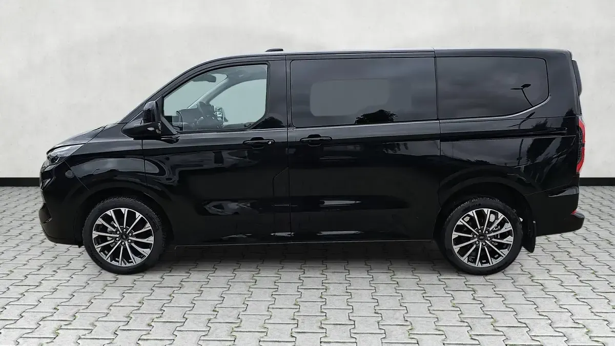 Neu Ford Tourneo Custom Titanium X 170 PS (125 kW) 2026 Agate black metallic Van