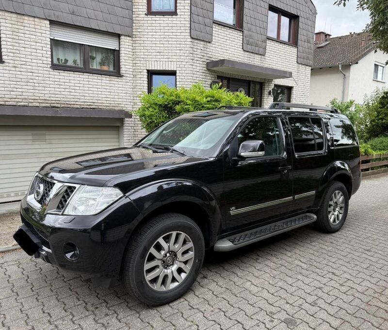 Schwarz Gebraucht 2013 Nissan Pathfinder SUV | 18.500 € (Fairer Preis) - Bild 1/4