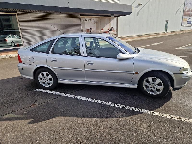 Gebraucht Opel Vectra 147 PS (108 kW) 2001 Silber Coupé