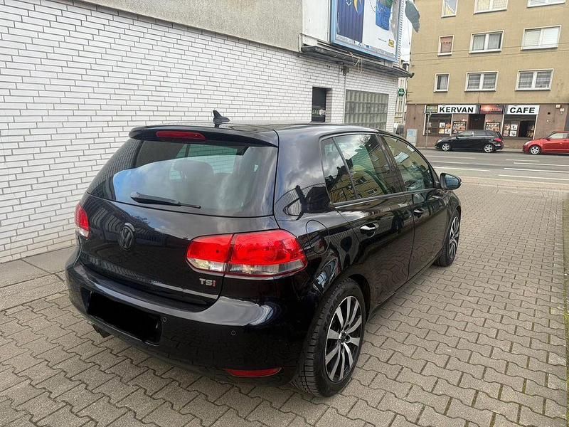 Gebraucht VW Golf VI Team 122 PS (89 kW) 2010 Schwarz Kleinwagen