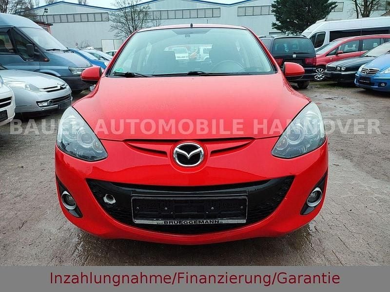 Gebraucht Mazda 2 Inclusive 95 PS (69 kW) 2011 Rot Kleinwagen