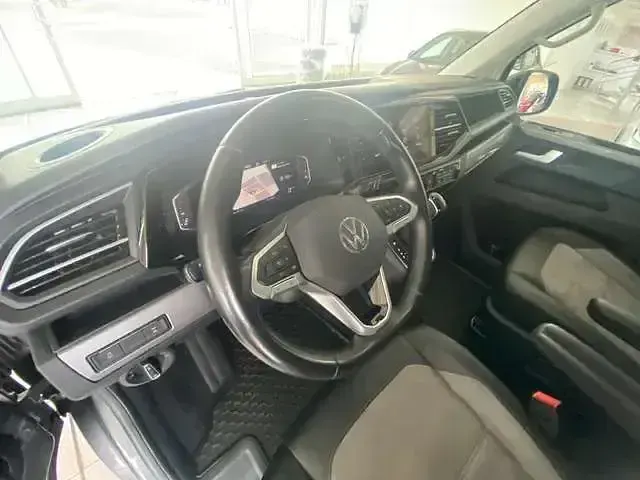 Gebraucht VW Multivan Generation Six 204 PS (150 kW) 2022 Grau Van / Kleinbus