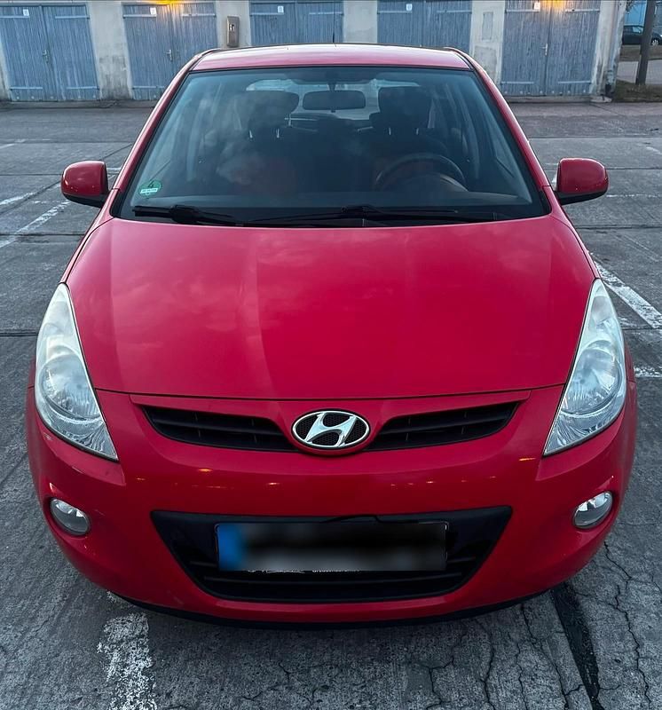 Gebraucht Hyundai i20 101 PS (74 kW) 2009 Rot Kleinwagen