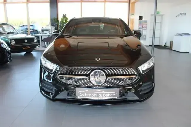 Gebraucht Mercedes A180 AMG line 116 PS (85 kW) 2023 Schwarz Limousine