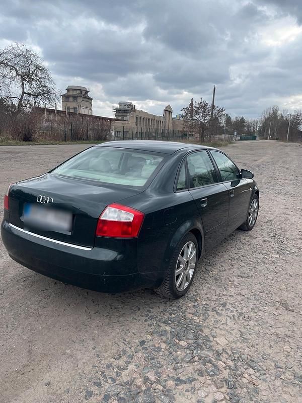 Gebraucht Audi A4 131 PS (96 kW) 2003 Grün Limousine