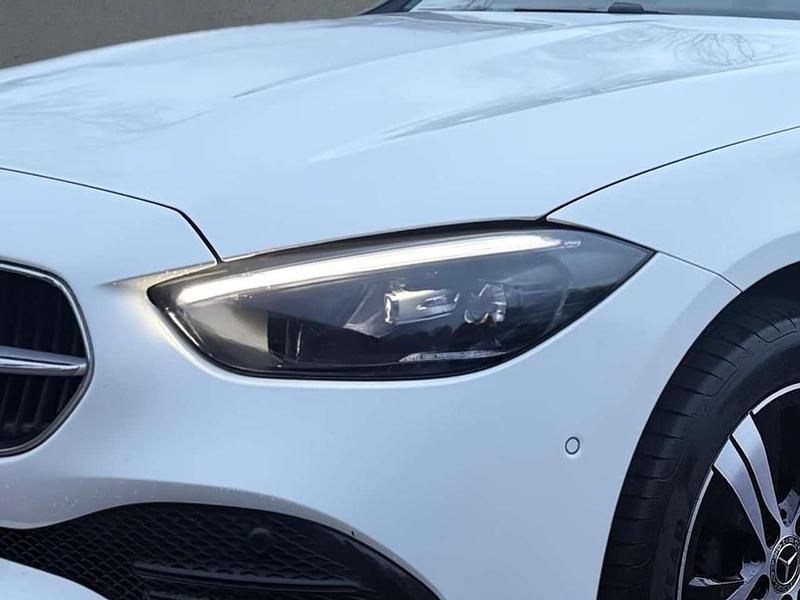 Gebraucht Mercedes C300e Avantgarde 197 PS (144 kW) 2024 Weiß Limousine