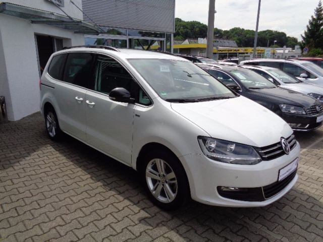 Gebraucht VW Sharan Business 140 PS (102 kW) 2013 Weiß metallic Van / Kleinbus