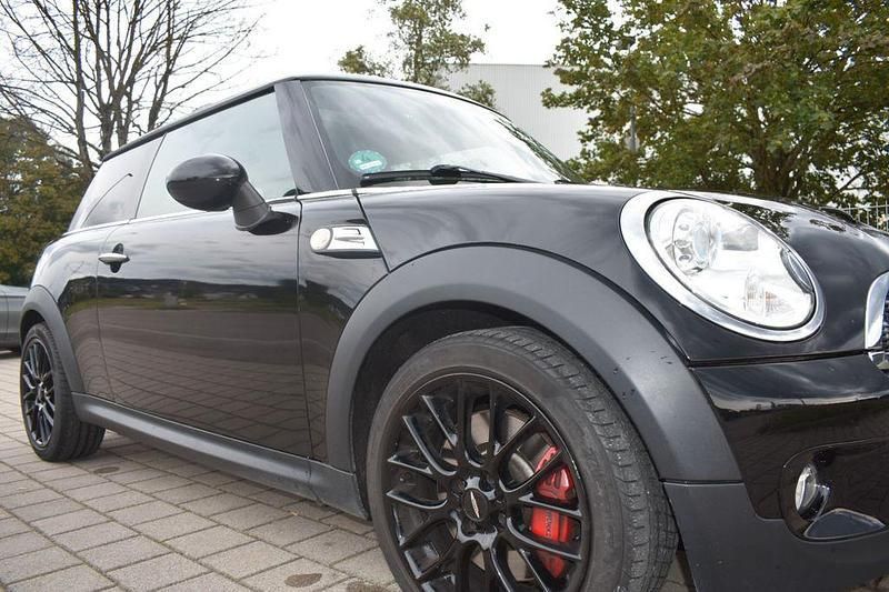 Schwarz Gebraucht 2009 Mini John Cooper Works Kleinwagen | 9.900 € - Bild 1/4