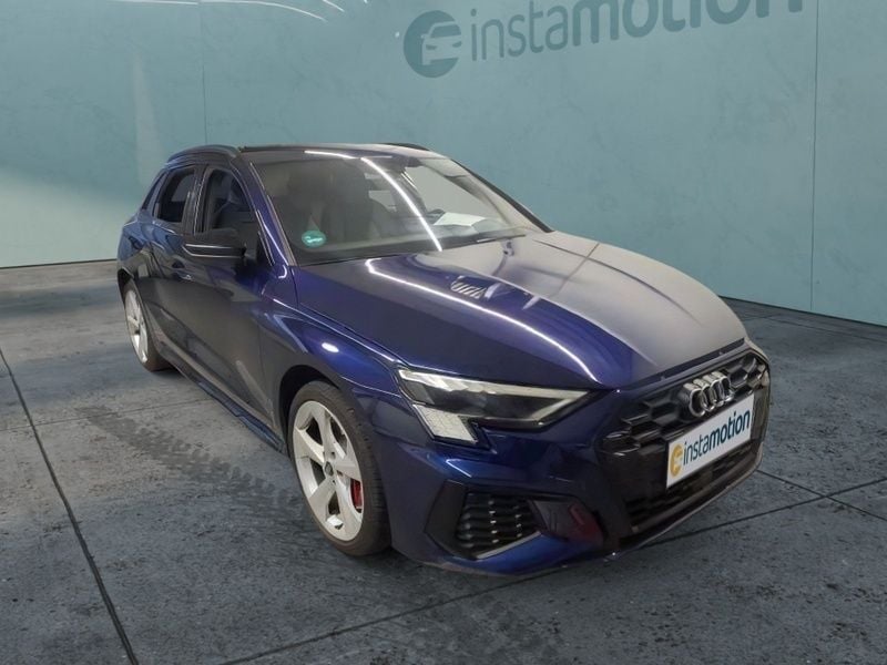 Blau Gebraucht 2021 Audi A3 Sportback e-tron S-Line Limousine | 24.844 € (Fairer Preis) - Bild 1/4