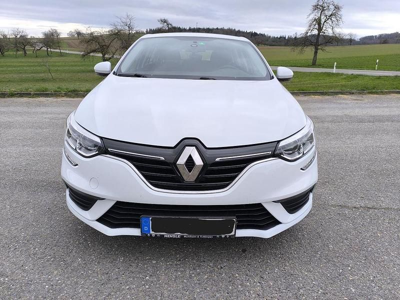 Gebraucht Renault Mégane IV Life 101 PS (74 kW) 2017 Weiß Limousine