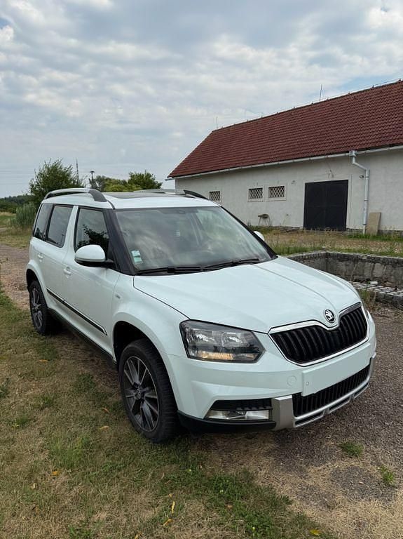 Gebraucht Skoda Yeti Tour 110 PS (80 kW) 2015 Weiß SUV