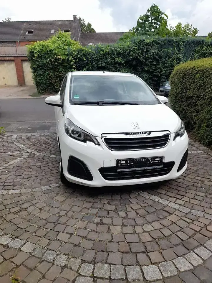 Gebraucht Peugeot 108 69 PS (50 kW) 2017 Weiß Kleinwagen