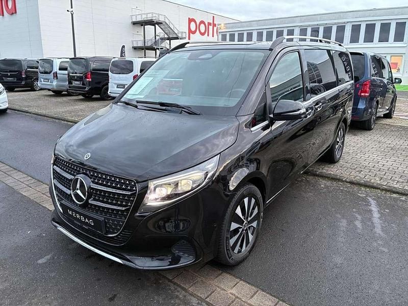 Obsidianschwarz metallic Gebraucht 2024 Mercedes 300 Avantgarde Kombi | 69.900 € (Fairer Preis) - Bild 1/4