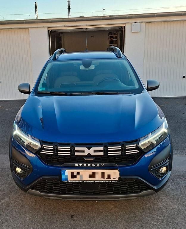 Blau Gebraucht 2023 Dacia Sandero Expression Kleinwagen | 15.600 € (Guter Preis) - Bild 1/4