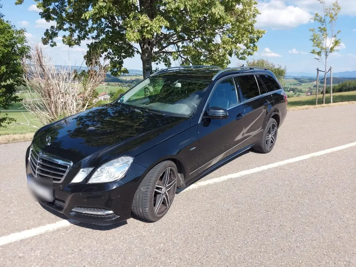 Gebraucht Mercedes E350 265 PS (194 kW) 2011 Schwarz Kombi