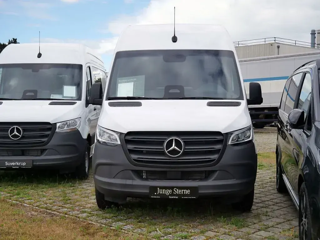 Gebraucht Mercedes Sprinter 170 PS (125 kW) 2025 Arktikweiß Van