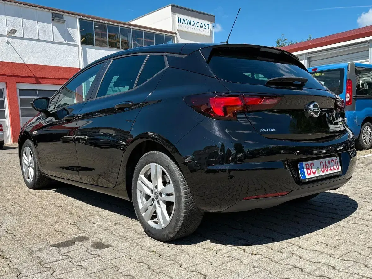 Gebraucht Opel Astra Edition 110 PS (80 kW) 2021 Schwarz Limousine