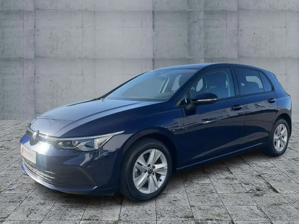 Gebraucht VW Golf VIII Life 131 PS (96 kW) 2023 Blau Limousine