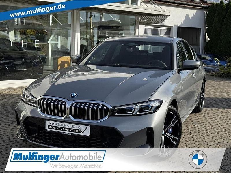 Skyscraper grau Gebraucht 2024 BMW 330e M Sport Limousine | 47.900 € (Fairer Preis) - Bild 1/4