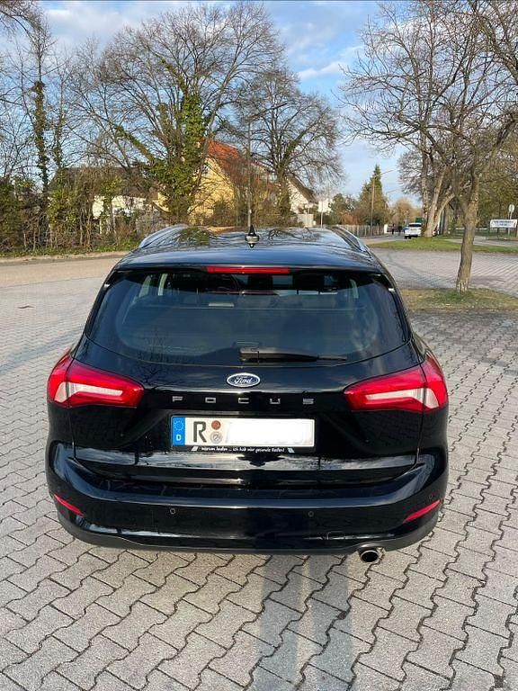 Gebraucht Ford Focus 120 PS (88 kW) 2019 Schwarz Limousine