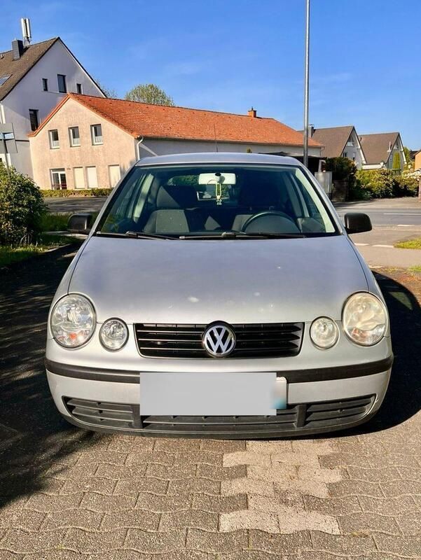 Silber Gebraucht 2003 VW Polo Basis Limousine | 700 € - Bild 1/4