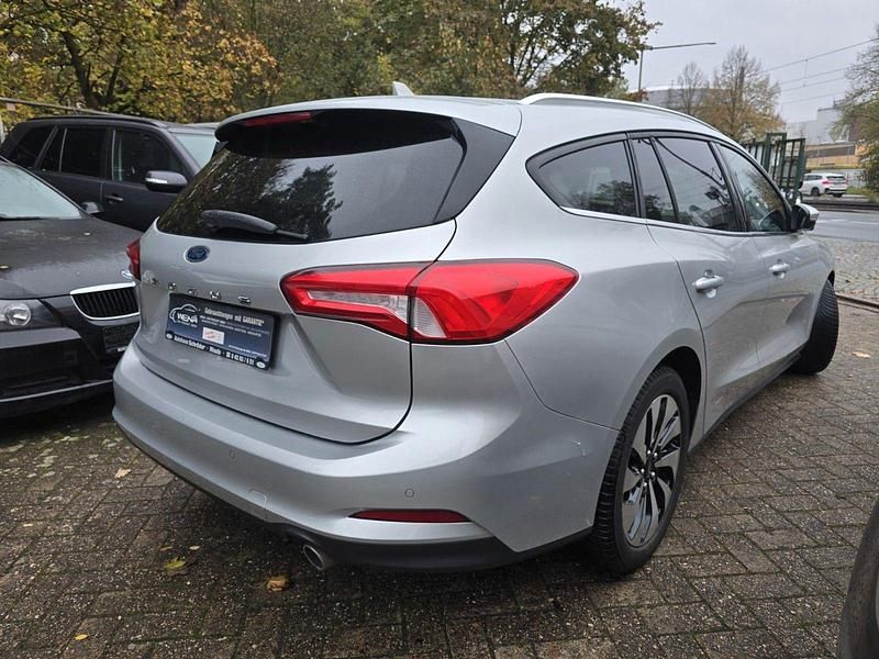 Gebraucht Ford Focus 120 PS (88 kW) 2019 Polarsilber metallic Kombi