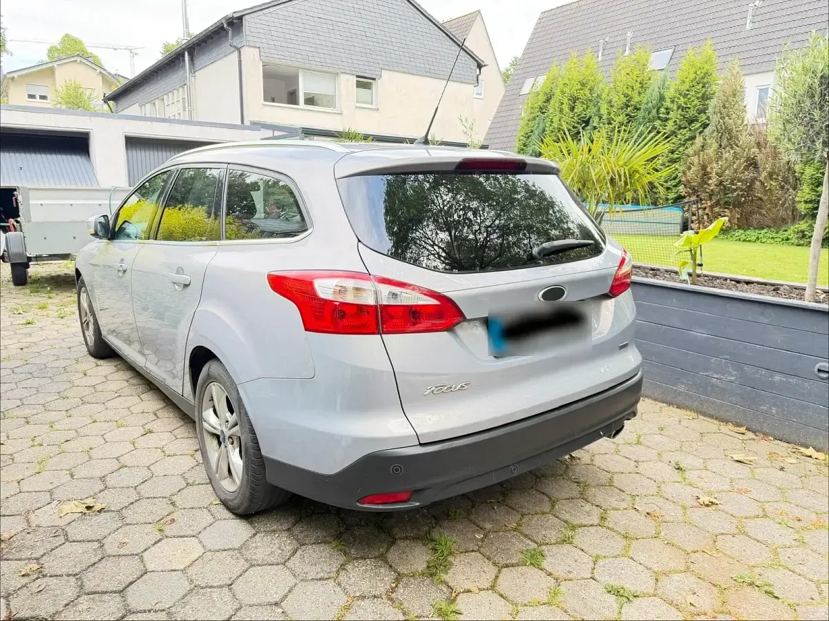 Gebraucht Ford Focus Titanium 150 PS (110 kW) 2012 Grau Kombi