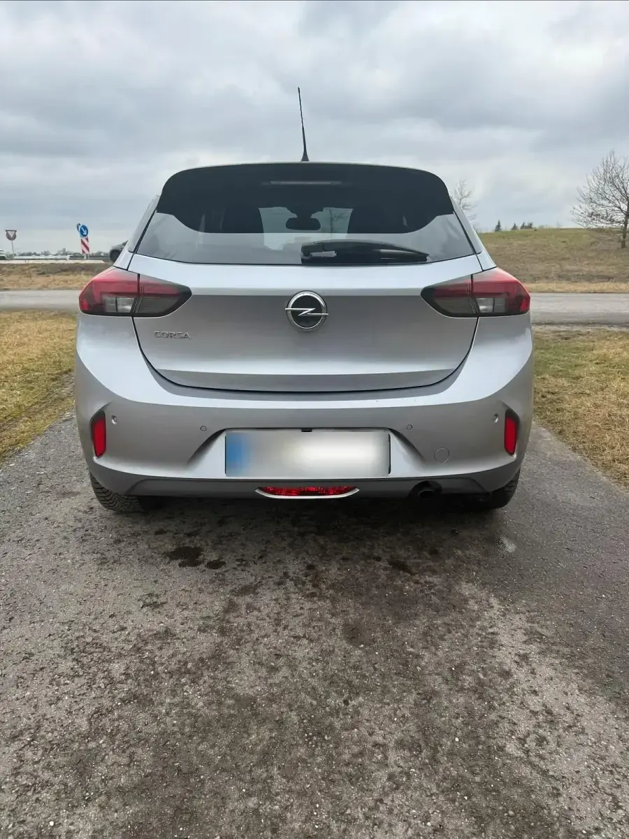 Używany Opel Corsa Edition 101 KM (74 kW) 2020 Srebrny Hatchback
