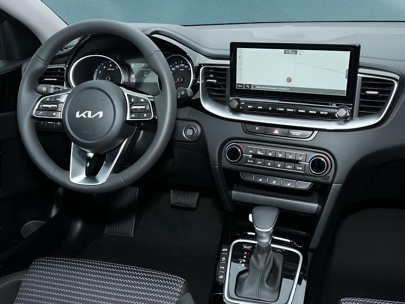 Gebraucht Kia Ceed 140 PS (102 kW) 2025 Schwarz Kleinwagen