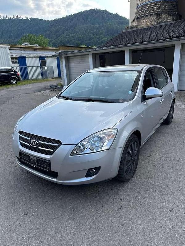 Gebraucht 2007 Kia Ceed LX Limousine | 2.700 € (Etwas zu teuer) - Bild 1/4