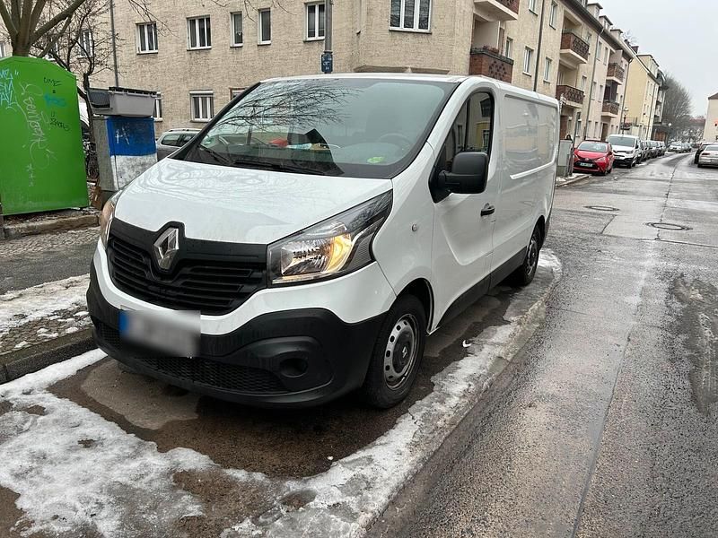 Gebraucht Renault Trafic 116 PS (85 kW) 2018 Weiß Van / Kleinbus