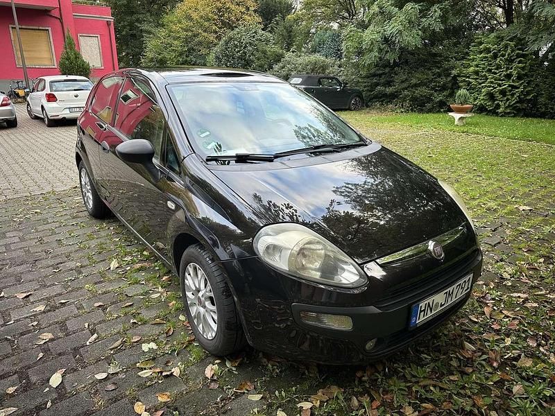 Gebraucht 2011 Fiat Punto Active Kleinwagen | 2.700 € (Etwas zu teuer) - Bild 1/4