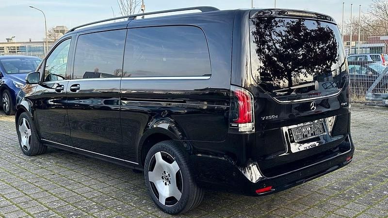 Neu Mercedes V250 Avantgarde 190 PS (139 kW) 2025 Obsidianschwarz Van / Kleinbus