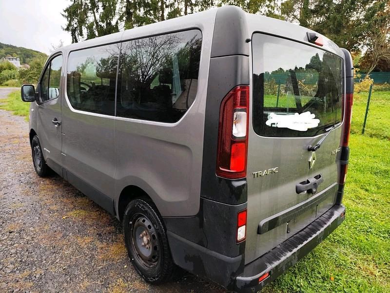 Gebraucht Renault Trafic 145 PS (106 kW) 2015 Grau Van / Kleinbus
