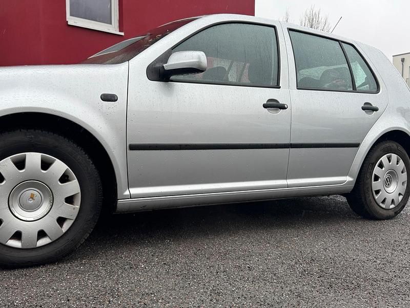Gebraucht VW Golf IV 75 PS (55 kW) 2003 Grau Kleinwagen