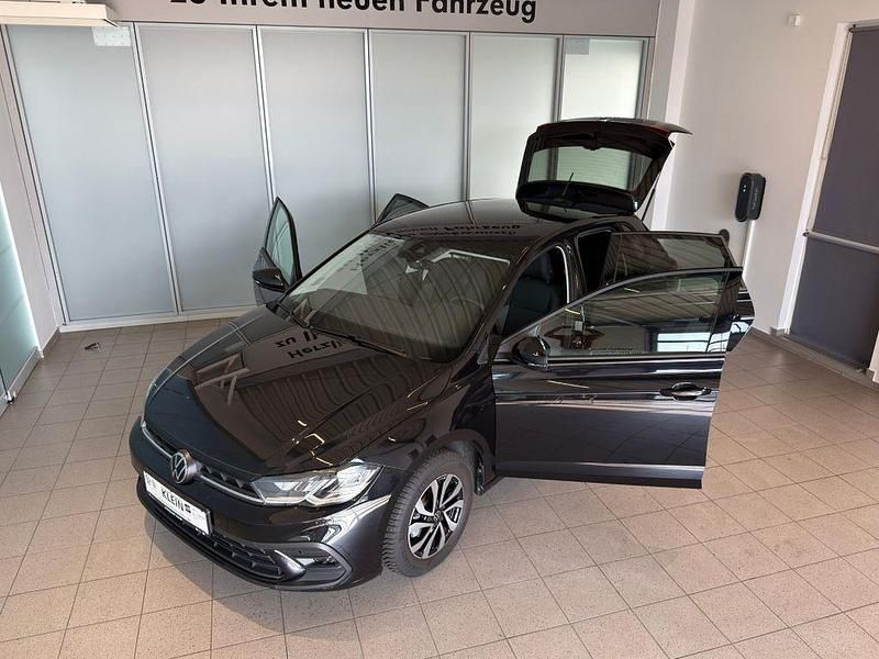Gebraucht VW Polo Active 80 PS (58 kW) 2023 Schwarz Kleinwagen