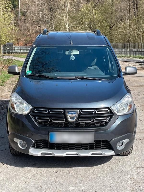 Gebraucht Dacia Dokker Celebration 116 PS (85 kW) 2018 Grau Van / Kleinbus