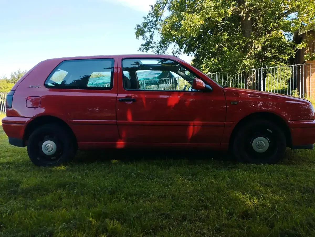 Gebraucht VW Golf III 60 PS (44 kW) 1997 Rot Kleinwagen