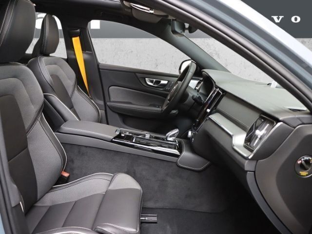 Gebraucht Volvo S60 455 PS (334 kW) 2024 Thunder grey / metallic Limousine