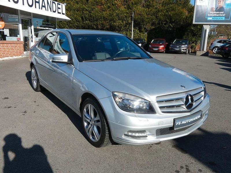 Gebraucht Mercedes C180 156 PS (114 kW) 2010 Silber Limousine