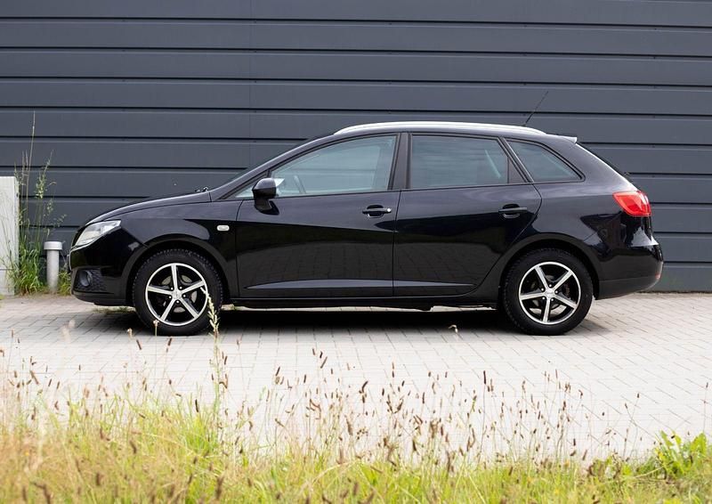 Schwarz Gebraucht 2011 Seat Ibiza ST Style Kombi | 5.799 € (Fairer Preis) - Bild 1/4