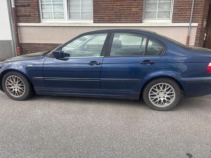 Gebraucht BMW 318 143 PS (105 kW) 2003 Blau Limousine