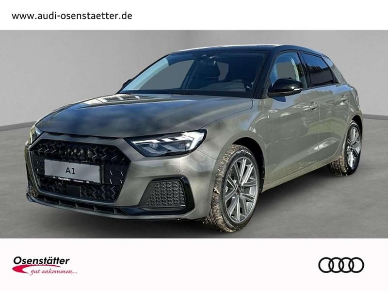 Grau (chronosgrau) Neu 2025 Audi A1 Sportback Advanced Kleinwagen | 35.074 € (Teuer) - Bild 1/4